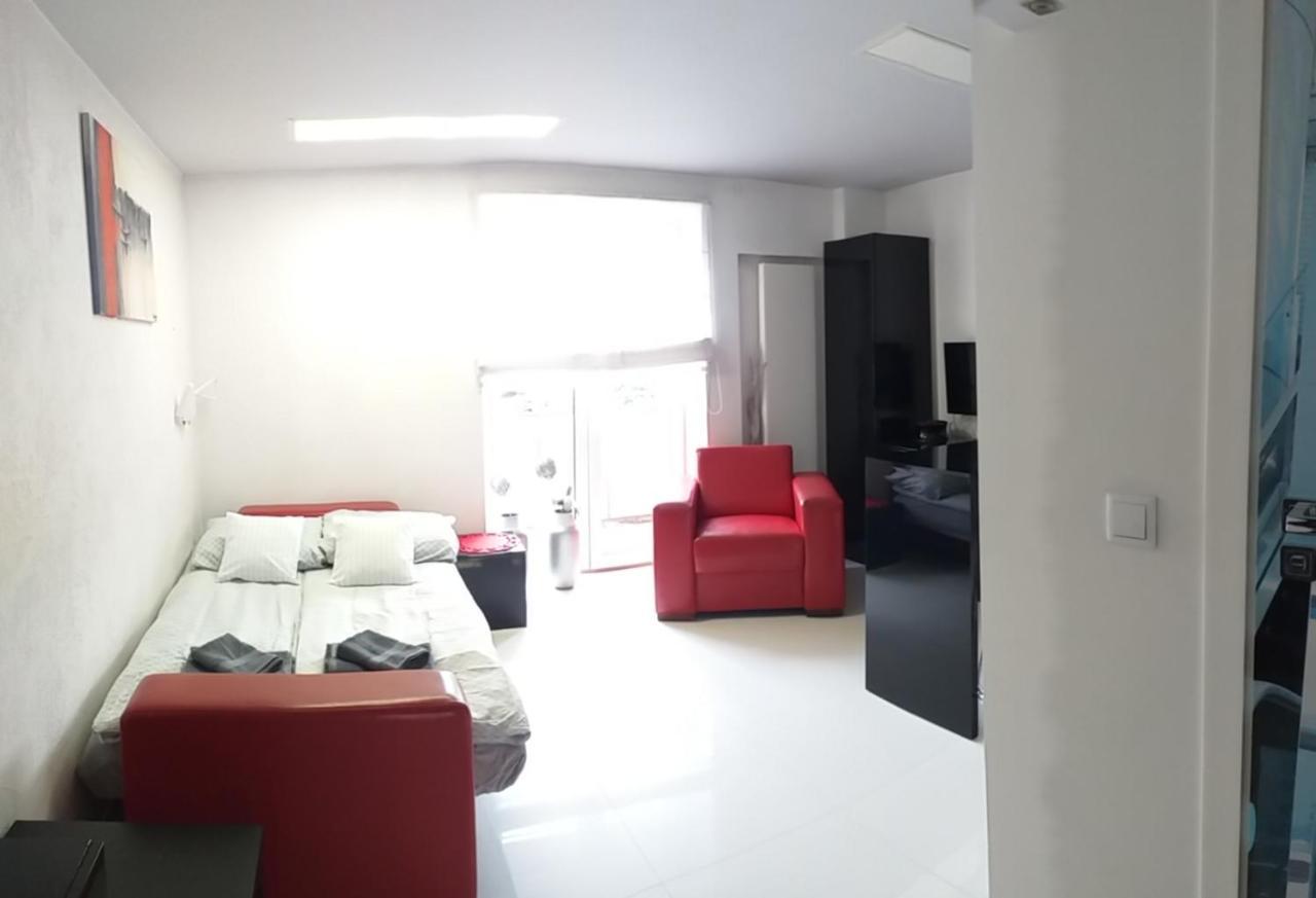 Apartamenty Centrum Rynek Mala Dwojka Kielce Exteriör bild